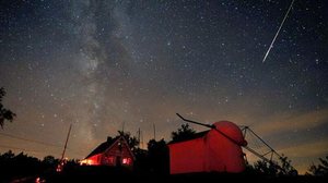 Registro de um meteoro das Perseidas em 7 de agosto de 2010 – Springfield, Vermont | Dennis di Cicco