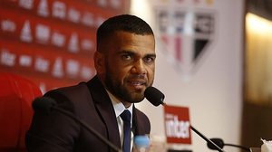 Daniel Alves na época em que defendeu o São Paulo | Rubens Cavallari / Folhapress