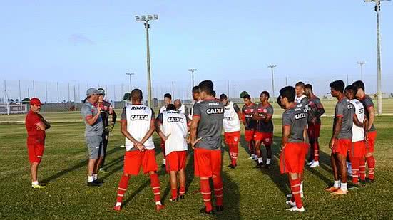 Roberto Fernandes em treino no CT Ninho do Galo | Ascom CRB