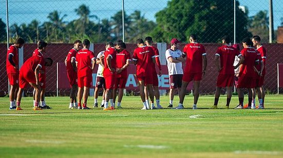 Daniel Paulista em treino no CT Ninho do Galo | Francisco Cedrim / CRB