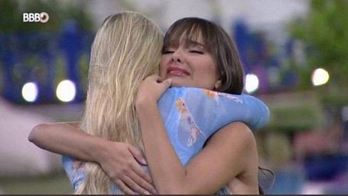 Imagem Thaís fica surpresa ao ser eliminada do BBB e Juliette consola Viih Tube