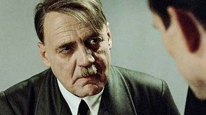 Bruno Ganz interpreta o nazista Adolf Hitler no filme 'A Queda' (2004) | Divulgação