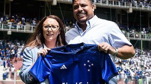 Além do espaço mais nobre na camisa da equipe masculina, o acordo inclui propriedade no uniforme feminino, presença em todos os ativos digitais e diversas entregas inovadoras; contrato tem duração de dois anos | Foto: Gustavo Aleixo / O Cruzeiro