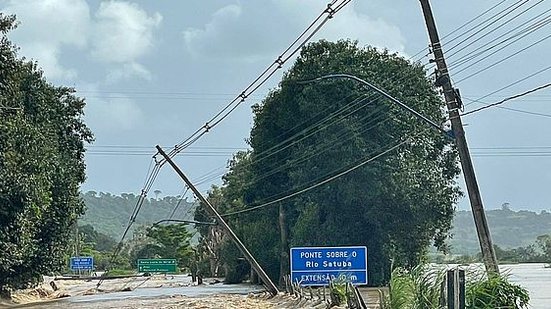 Imagem Chuvas danificam rede elétrica e pelo menos 16 cidades estão com fornecimento interrompido