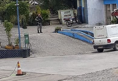 Imagem Homens invadem agência bancária em Paulo Jacinto e levam dinheiro e armas de vigilantes