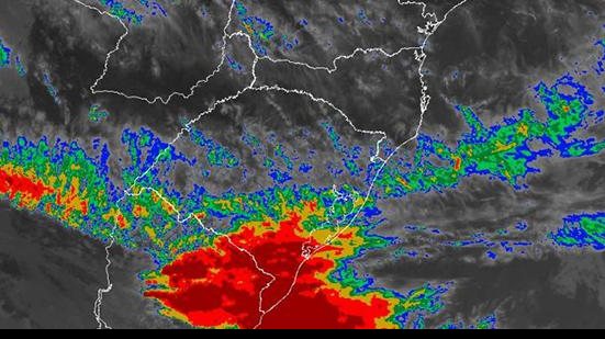 Bloqueio impede a formação de grandes nuvens de chuva, além de bloquear o avanço das frentes frias | Foto: Reprodução