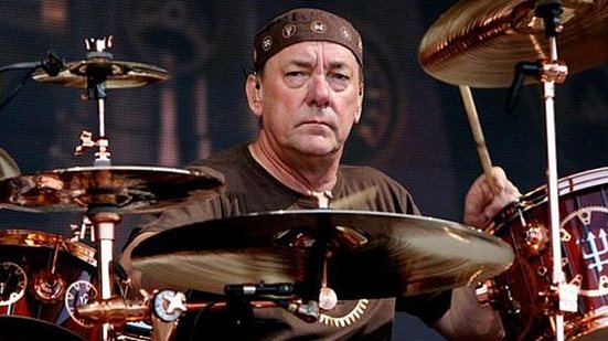 Imagem Neil Peart, baterista do Rush, morre aos 67 anos