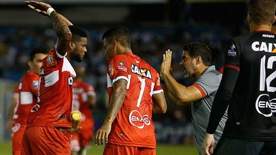 Roberto Fernandes terá uma semana para estudar substitutos no CRB | Futurapress / Folhapress