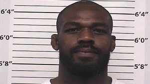 oto de Jon Jones sendo fichado pela Polícia de Albuquerque, nos EUA, em 2020 | Reprodução