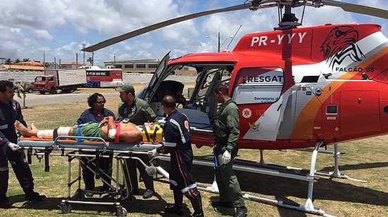 Imagem Uma pessoa morre e outra fica ferida após acidente entre carro e moto na AL 101 Sul