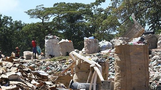 Na imagem, o lixão de Aguazinha, em Olinda. | Julio Jacobina/DP