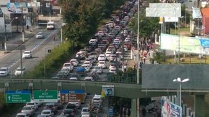 Registro mostra congestionamento na Avenida Fernandes Lima, principal corredor de transporte da capital, após atropelamentos | Foto: Reprodução / Rede Social