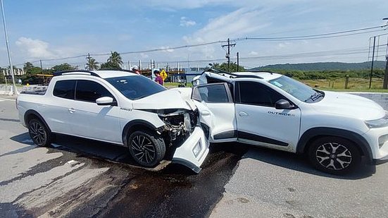 Os veículos envolvidos são um Renault Kwid e uma Saveiro. | Foto: Cortesia / BPRv