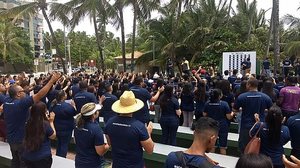 Imagem Vídeo: casais alagoanos participam da "Caminhada do Amor", na orla de Maceió