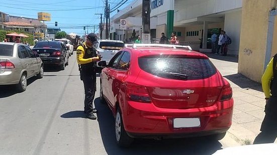 Fiscalização autuou condutores que estacionaram em locais proibidos pela sinalização | Ascom SMTT