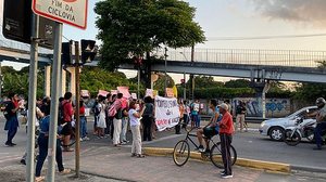 Manifestação bloqueou o trecho da BR-104 no sentido ao Aeroporto Zumbi dos Palmares | Reprodução / Redes sociais