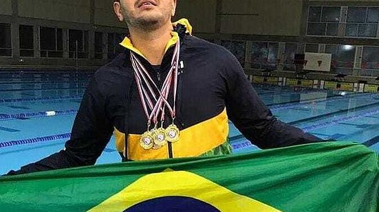 Alexandre com suas medalhas conquistadas no Chile, em 2023 | Cortesia ao TNH1