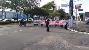 Protesto de rodoviários por direitos trabalhistas trava trânsito na Fernandes Lima | Redes Sociais