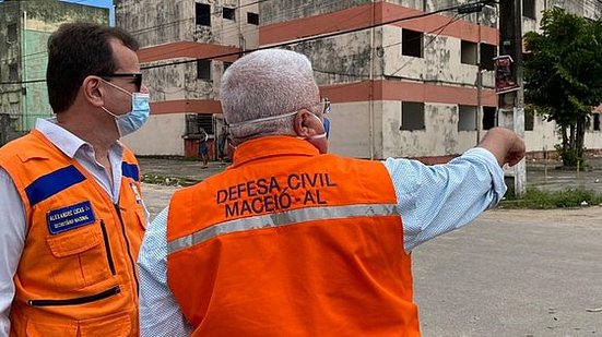 Imagem Instabilidade de solo: secretário nacional visita áreas afetadas em Maceió