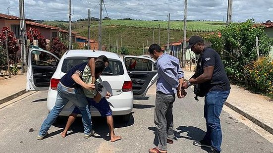 Em Marechal, dupla é presa acusada de homicídio por conta de uma sandália | Divulgação / Polícia Civil