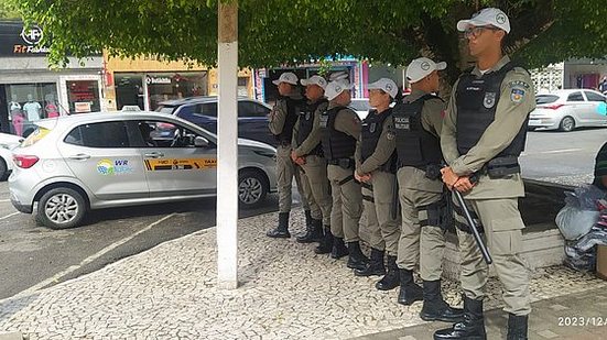 Militares do 3° BPM e alunos do CFAP intensificam policiamento no Centro de Arapiraca | Foto: Ascom 3º BPM