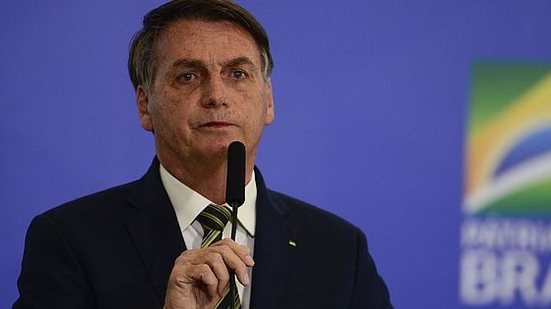 Imagem 'Falta de teto' impede aterrissagem de avião de Bolsonaro em Paulo Afonso