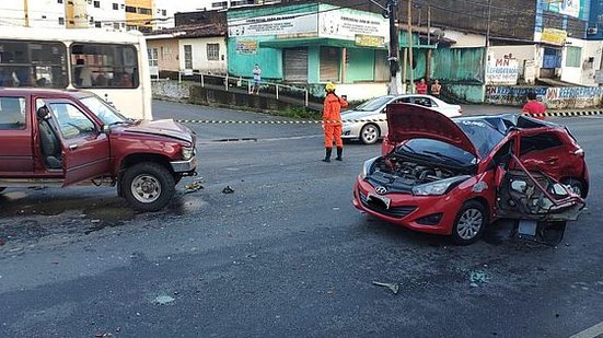 As placas dos automóveis não foram divulgadas pelo Corpo de Bombeiros | Assessoria / Corpo de Bombeiros