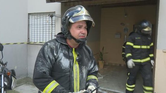 Imagem "Era como se eu tivesse salvando a minha filha": bombeiro se emociona ao relatar resgate em incêndio no Benedito Bentes