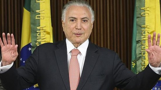 Imagem Presidente brinca e diz que sentirá falta do "Fora Temer"