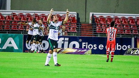 CRB ficou no empate com o Coxa | Pei Fon / Portal TNH1