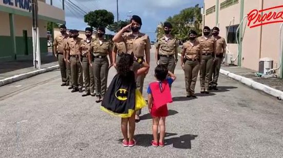 Imagem Heróis de farda: Proerd faz homenagem ao Dia do Soldado