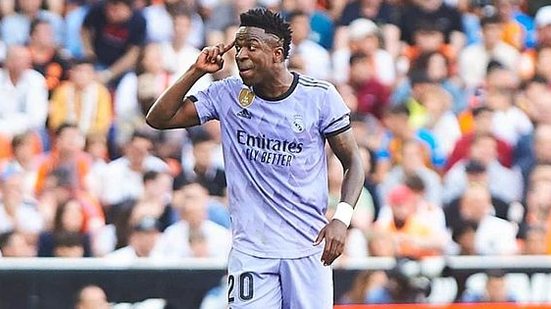 Vinicius Jr. durante Valencia e Real Madrid | Foto: DeFodi Images / Icon Sport