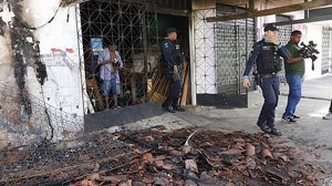 Loja de móveis na rua Dona Lúcia Pinheiro, 2240, no bairro Quintino Cunha. Loja de móveis, caminhão e uma ambulância sofrem ataque de facção | Mauri Melo/O Povo/Folhapress