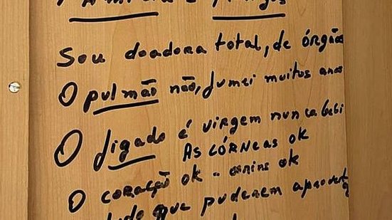 Maria Pinilla Porta, 77, tem Alzheimer e deixou o desejo de doar órgãos escrito em guarda-roupa | Reprodução / Folha de S Paulo