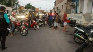 25 motocicletas foram apreendidas durante fiscalização no bairro do Jacintinho, em Maceió. | Cortesia ao TNH1