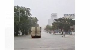 Avenida Governador Agamenon Magalhães, em Recife, ficou alagada com as chuvas da manhã deste sábado | Reprodução Instagram Carlos Pacheco