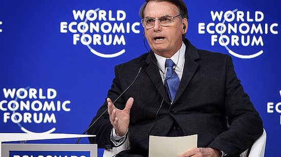 Imagem Bolsa cai quase 1% em dia negativo no exterior e com fala de Bolsonaro em Davos