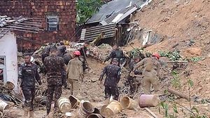 Forças de segurança buscam por 16 vítimas | Foto: Reprodução/Twitter Exército Brasileiro