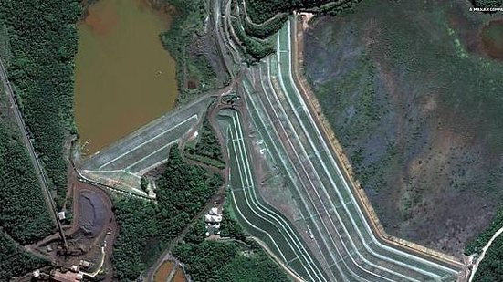 Imagem de satélite mostra a barragem da Vale antes do rompimento em Brumadinho (MG) | DigitalGlobe/AP