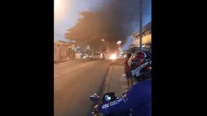 Imagem Moradores protestam contra falta d'água e bloqueiam avenida no Feitosa