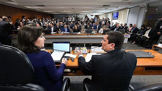 O ministro da Justiça, Sergio Moro, veio à CCJ prestar esclarecimentos aos senadores sobre os vazamentos de mensagens do site The Intercept Brasil | Agência Senado