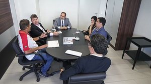 Reunião entre representantes do TRT, MPT, Sinttro e Veleiro aconteceu na manhã desta quarta | Ascom TRT