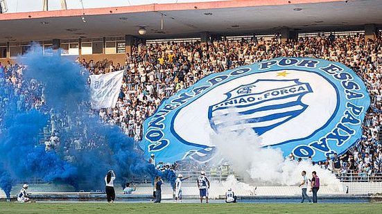 Torcida do Azulão comemorou a vitória sobre o Caxias no último jogo da Série C 2024 | Allan Max / CSA