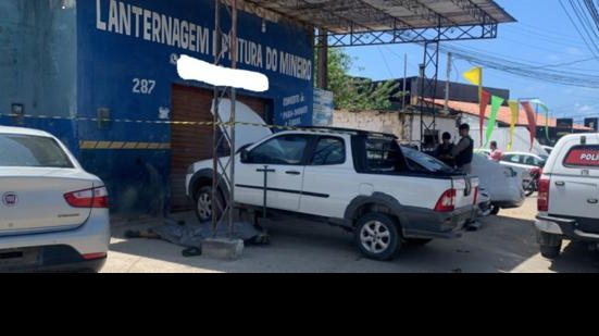 Homem tinha chegado para trabalhar, quando foi surpreendido pelos disparos. Homem tinha chegado para trabalhar, quando foi surpreendido pelos disparos. | Foto: Cortesia ao TNH1 / Gisélia Santos