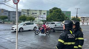 Bombeiros foram acionados, mas o fogo foi debelado antes por populares | Foto: Cortesia ao TNH1