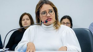 Secretária Renata Santos explica que o pedido de apoio visa a garantia de serviços e o equilíbrio financeiro dos estados