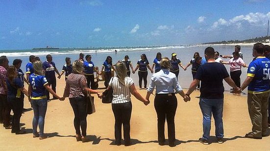 Parentes e amigos fazem vigília na Praia do Sobral | TV Pajuçara / Alberto Lima