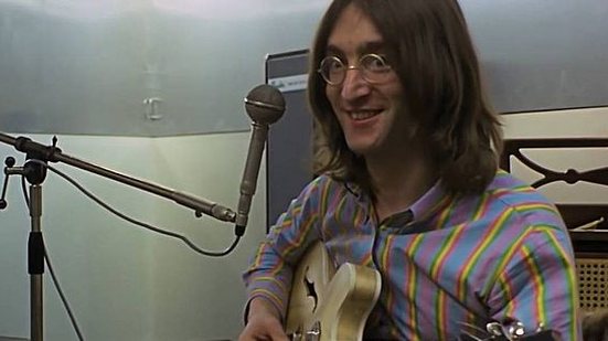 John Lennon em cena do filme 'Get Back', dirigido por Peter Jackson, sobre as gravações do disco 'Let it Be', dos Beatles | Reprodução