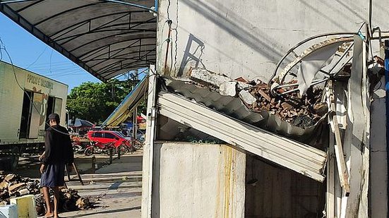 Imagem Fumaça em loja que pegou fogo há três dias no Tabuleiro mobiliza bombeiros