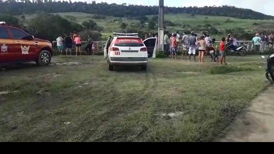 Imagem Bombeiros suspendem buscas por homem desaparecido no Rio São Miguel